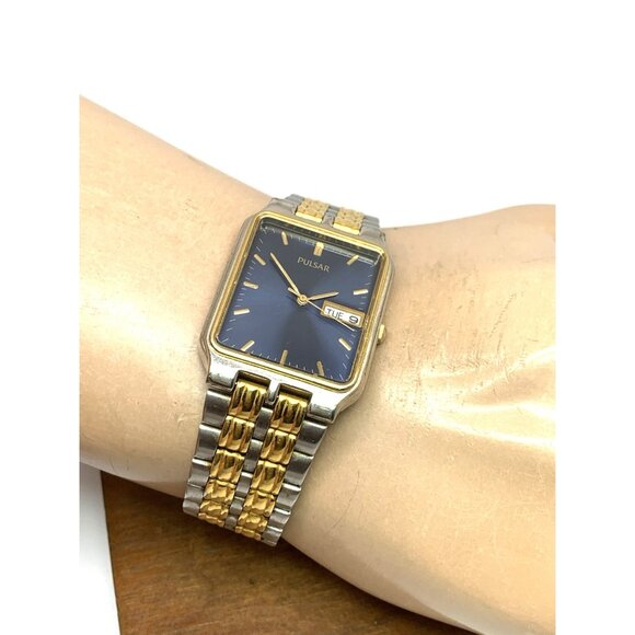 Pulsar By Seiko Watch V733-5000 Quartz Tank Vintage Blue Dial Two Tone Steel - Picture 5 of 13